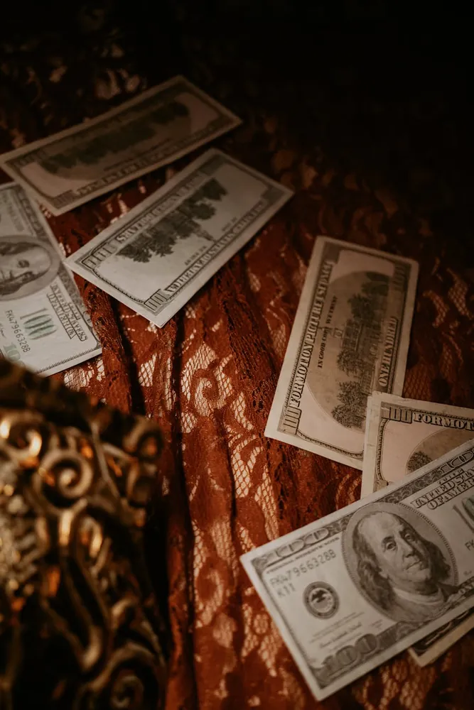 Analyzing How Dividend Stocks Increase Cash Flow for Homeowners